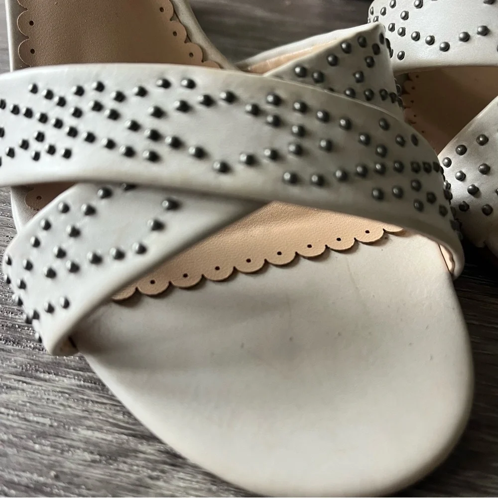 NWOT ZiGi Girl Jorjie 3” High Block Heel Sandal Off White Ankle Strap Studded